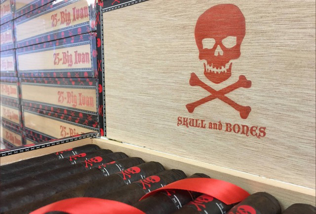 Viaje Skull & Bones Red